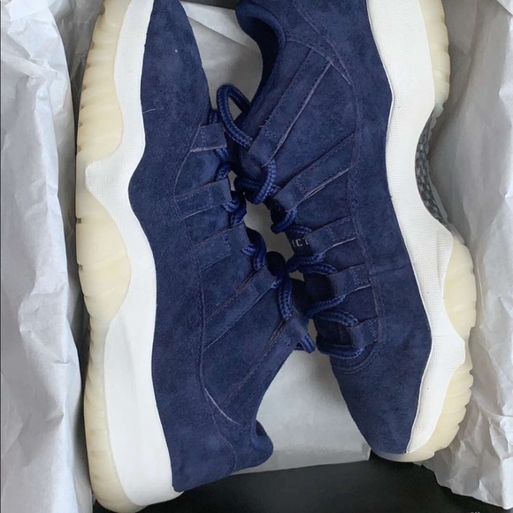 jordan 11 retro. (derek jeter) - Picture 2 of 7